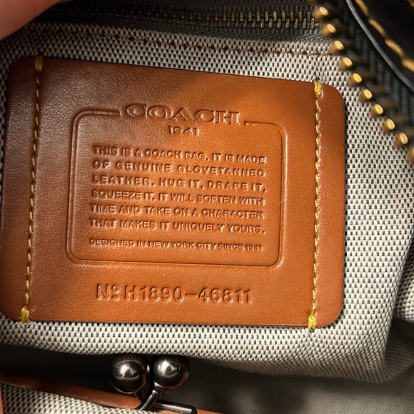 Coach Pyramid Eye Rogue 30 - Picture 7 of 10